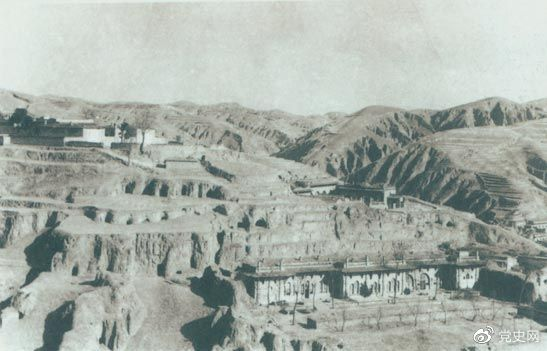 1947年12月25日至28日，中共中央在陜北米脂楊家溝召開(kāi)擴(kuò)大會(huì)議（十二月會(huì)議）。圖為會(huì)議會(huì)址。